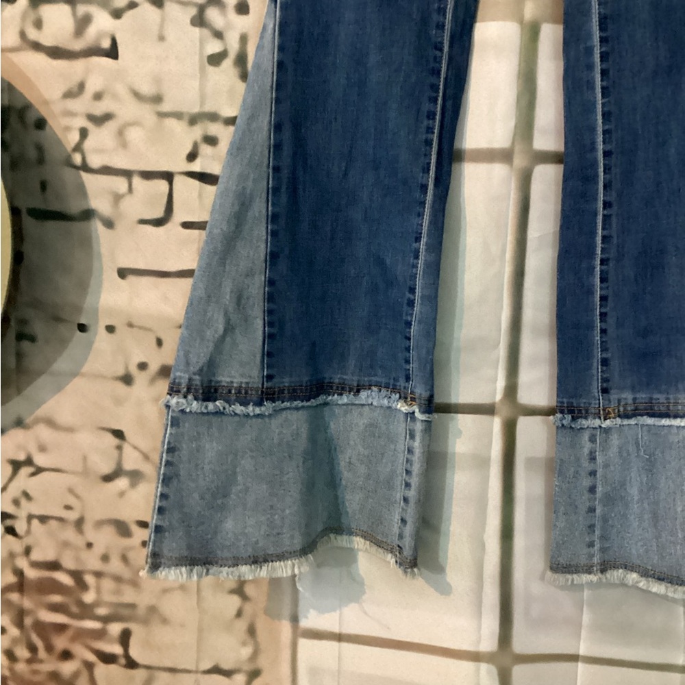 Classic Blue B Collection Retro Bell Bottom Jeans Sz Medium - Picture 3 of 11
